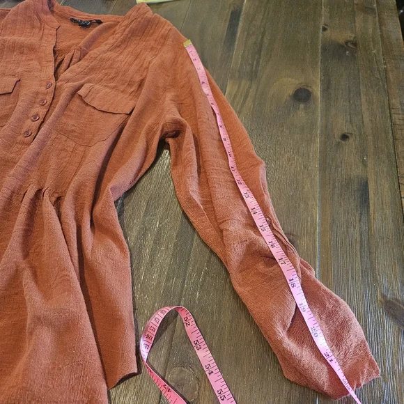 Zac & Rachael Women's Amber Flowy V-Neckline Blouse, Large - Picture 10 of 10